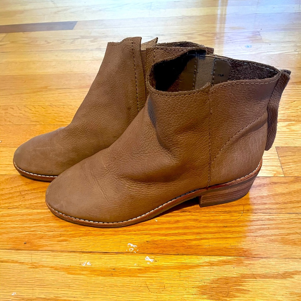 Joe’s Jeans leather booties Sz 7 1/2